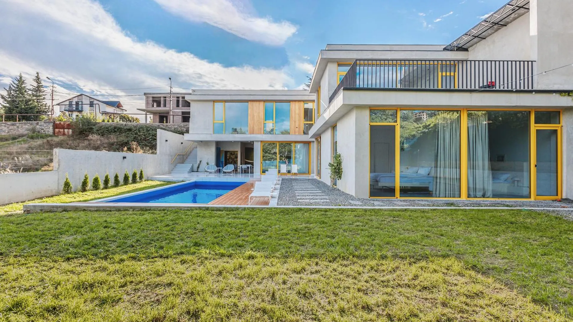 Villa Tabori Hill - Modern 7Br Villa Near Old Tbilisi