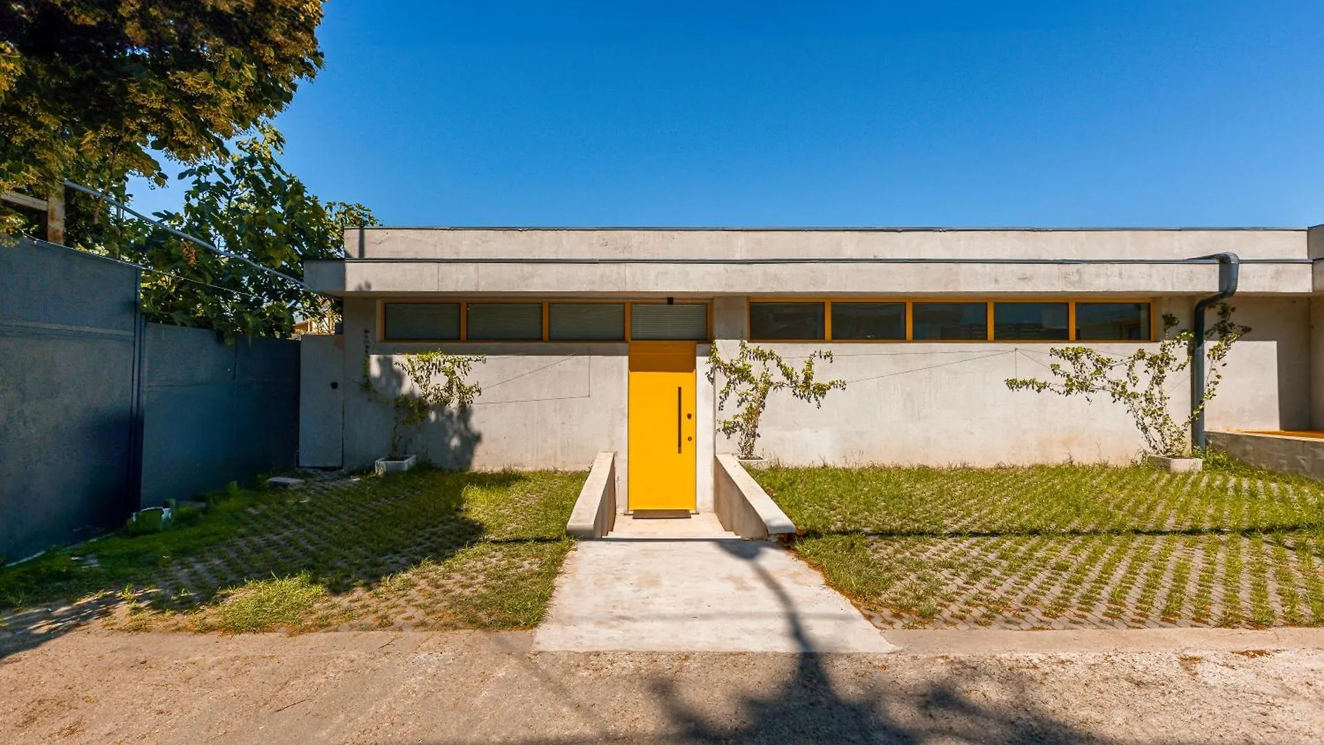 Villa Tabori Hill - Modern 7Br Villa Near Old Tbilisi